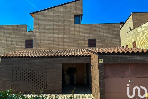 Сasa de 3 dormitorios en venta en L'Ametlla del Vallès, Barcelona, Cataluña, Spain № 5024 - foto 4