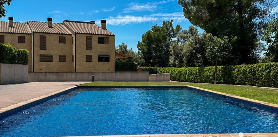 Сasa de 3 dormitorios en venta en L'Ametlla del Vallès, Barcelona, Cataluña, Spain № 5024