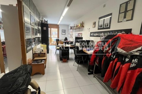 232 sq.m. office for rent in Principado De Andorra (Ninguna Poblacion Tiene C.P.), Lleida, Catalonia, Spain № 6141 - photo 12