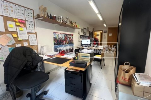 232 sq.m. office for rent in Principado De Andorra (Ninguna Poblacion Tiene C.P.), Lleida, Catalonia, Spain № 6141 - photo 8