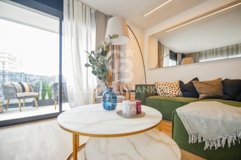 Ático de 3 dormitorios en venta en Barcelona, Cataluña, Spain № 5736 - foto 7