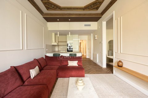 Apartamento de 3 dormitorios en venta en Barcelona, Cataluña, Spain № 4194 - foto 16