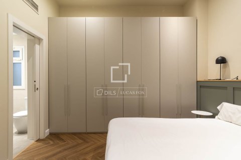 Apartamento de 3 dormitorios en venta en Barcelona, Cataluña, Spain № 4194 - foto 24