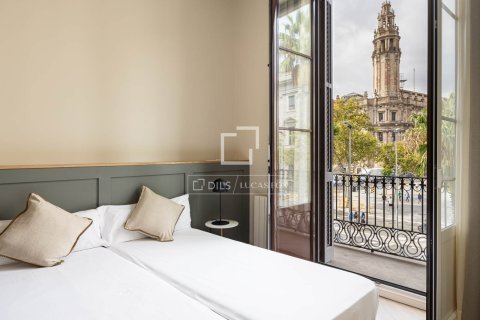 Apartamento de 3 dormitorios en venta en Barcelona, Cataluña, Spain № 4194 - foto 11