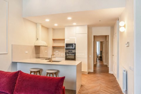 Apartamento de 3 dormitorios en venta en Barcelona, Cataluña, Spain № 4194 - foto 23