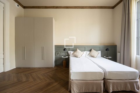 Apartamento de 3 dormitorios en venta en Barcelona, Cataluña, Spain № 4194 - foto 7