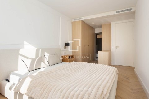 Apartamento de 3 dormitorios en venta en Barcelona, Cataluña, Spain № 4196 - foto 20
