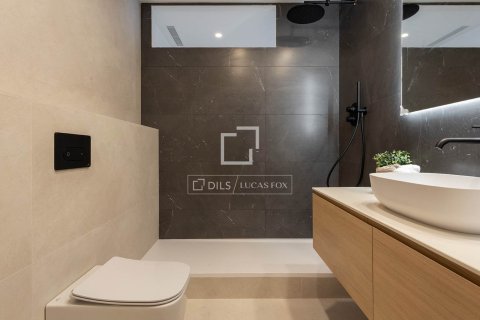 Apartamento de 3 dormitorios en venta en Barcelona, Cataluña, Spain № 4196 - foto 28