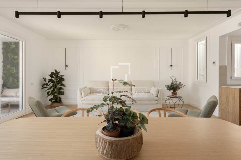Apartamento de 3 dormitorios en venta en Barcelona, Cataluña, Spain № 4196 - foto 3