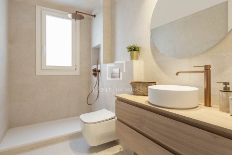 Apartamento de 3 dormitorios en venta en Barcelona, Cataluña, Spain № 4196 - foto 29