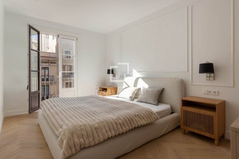 Apartamento de 3 dormitorios en venta en Barcelona, Cataluña, Spain № 4196 - foto 22