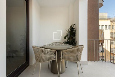 Apartamento de 3 dormitorios en venta en Barcelona, Cataluña, Spain № 4196 - foto 11