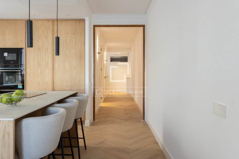Apartamento de 3 dormitorios en venta en Barcelona, Cataluña, Spain № 4196 - foto 19
