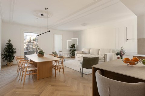 Apartamento de 3 dormitorios en venta en Barcelona, Cataluña, Spain № 4196