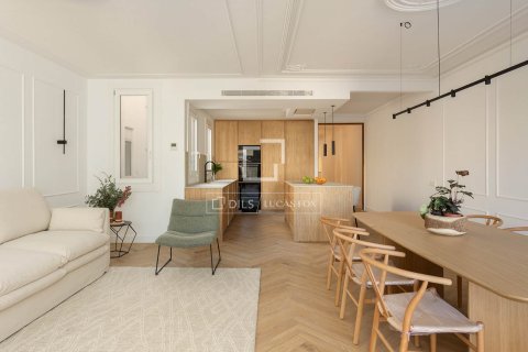Apartamento de 3 dormitorios en venta en Barcelona, Cataluña, Spain № 4196 - foto 13