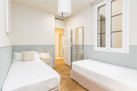 Купить квартиру в Барселона, Испания с 3 спальни, 119м², № 4195 - фото 16