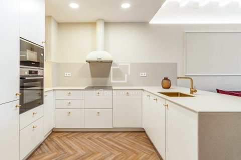Купить квартиру в Барселона, Испания с 3 спальни, 119м², № 4195 - фото 26