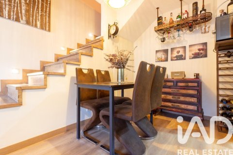 Casa adosada de 3 dormitorios en venta en Castelldefels, Barcelona, Cataluña, Spain № 7391 - foto 22