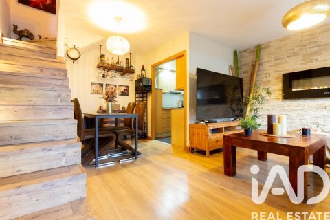 Casa adosada de 3 dormitorios en venta en Castelldefels, Barcelona, Cataluña, Spain № 7391 - foto 23