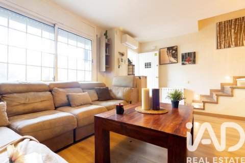 Casa adosada de 3 dormitorios en venta en Castelldefels, Barcelona, Cataluña, Spain № 7391 - foto 24