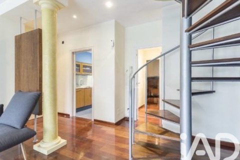 Ático de 2 dormitorios en venta en Barcelona, Cataluña, Spain № 7392 - foto 10