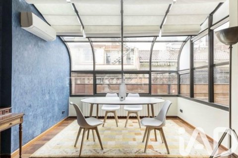 Ático de 2 dormitorios en venta en Barcelona, Cataluña, Spain № 7392 - foto 13