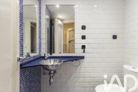 Ático de 2 dormitorios en venta en Barcelona, Cataluña, Spain № 7392 - foto 15