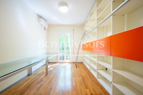Apartamento de 2 dormitorios en venta en Sitges, Barcelona, Cataluña, Spain № 2896 - foto 24