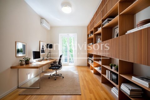 Apartamento de 2 dormitorios en venta en Sitges, Barcelona, Cataluña, Spain № 2896 - foto 5