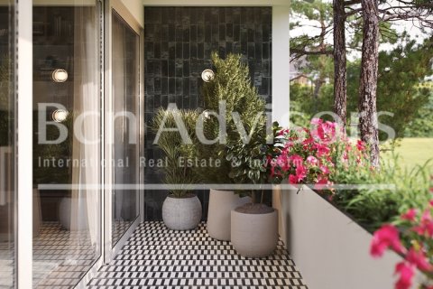 Apartamento de 5 dormitorios en venta en Barcelona, Cataluña, Spain № 2898 - foto 2