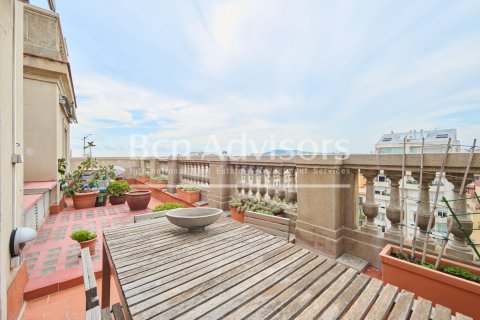 Ático de 5 dormitorios en venta en Barcelona, Cataluña, Spain № 2897 - foto 14