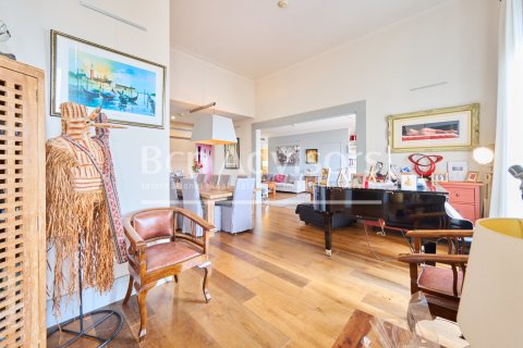 Ático de 5 dormitorios en venta en Barcelona, Cataluña, Spain № 2897 - foto 21