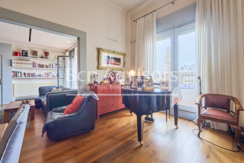 Ático de 5 dormitorios en venta en Barcelona, Cataluña, Spain № 2897 - foto 11