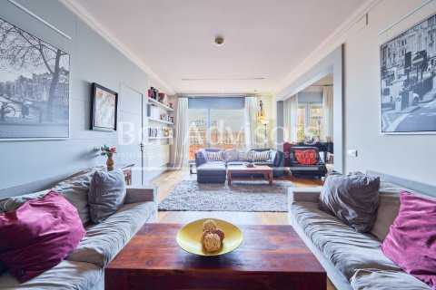 Ático de 5 dormitorios en venta en Barcelona, Cataluña, Spain № 2897 - foto 8