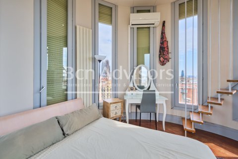 Ático de 5 dormitorios en venta en Barcelona, Cataluña, Spain № 2897 - foto 30