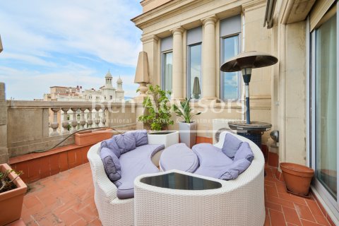 Ático de 5 dormitorios en venta en Barcelona, Cataluña, Spain № 2897 - foto 18