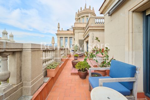 Ático de 5 dormitorios en venta en Barcelona, Cataluña, Spain № 2897 - foto 17