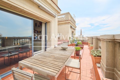 Ático de 5 dormitorios en venta en Barcelona, Cataluña, Spain № 2897 - foto 13