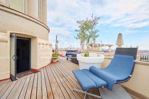 Ático de 5 dormitorios en venta en Barcelona, Cataluña, Spain № 2897 - foto 7
