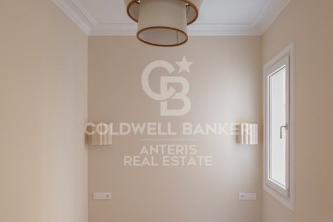 Apartamento de 3 dormitorios en venta en Barcelona, Cataluña, Spain № 5364 - foto 14