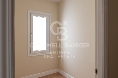 Apartamento de 3 dormitorios en venta en Barcelona, Cataluña, Spain № 5364 - foto 18