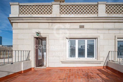Ático de 4 dormitorios en venta en Barcelona, Cataluña, Spain № 5367 - foto 9
