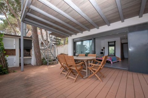 Сasa de 5 dormitorios en venta en Platja D'aro, Gerona, Cataluña, Spain № 7206 - foto 17