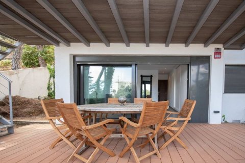 Сasa de 5 dormitorios en venta en Platja D'aro, Gerona, Cataluña, Spain № 7206 - foto 13