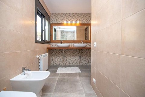 Сasa de 5 dormitorios en venta en Platja D'aro, Gerona, Cataluña, Spain № 7206 - foto 15