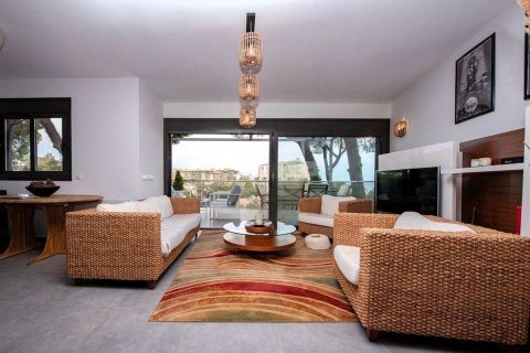 Сasa de 5 dormitorios en venta en Platja D'aro, Gerona, Cataluña, Spain № 7206 - foto 20