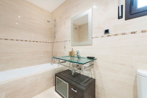Сasa de 3 dormitorios en venta en Platja D'aro, Gerona, Cataluña, Spain № 7203 - foto 14