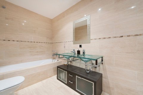 Сasa de 3 dormitorios en venta en Platja D'aro, Gerona, Cataluña, Spain № 7203 - foto 17