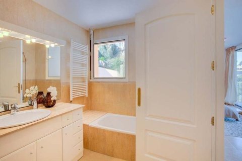 Сasa de 4 dormitorios en venta en Platja D'aro, Gerona, Cataluña, Spain № 7202 - foto 12