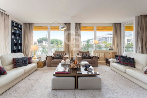 5 bedrooms penthouse for rent in Barcelona, Catalonia, Spain № 6165 - photo 5
